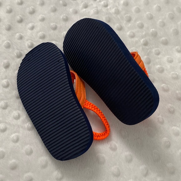 Baby Slippers (size 3-4) - Picture 2 of 3